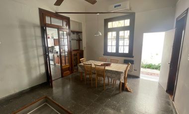 VENTA CHALET 6 AMBIENTES EN VICENTE LÓPEZ