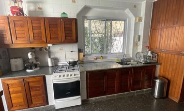 VENTA CHALET 6 AMBIENTES EN VICENTE LÓPEZ