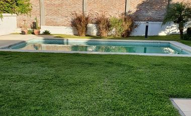 Casa 5 ambientes en venta en Quilmes