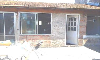 venta-Casa - Ramos Mejia-patio- quincho- garage- amplia terraza-5 ambientes-ph-lote propio-