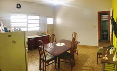 venta-Casa - Ramos Mejia-patio- quincho- garage- amplia terraza-5 ambientes-ph-lote propio-