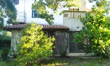 Ideal desarrolladores  - Exclusiva Casa en el corazón de City Bell - Plaza San Martín