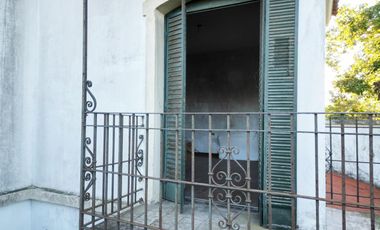 Ideal desarrolladores  - Exclusiva Casa en el corazón de City Bell - Plaza San Martín