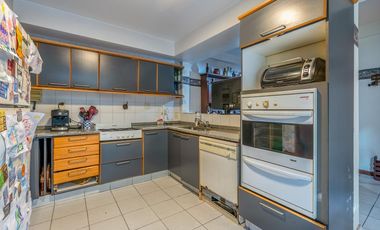 INCREÍBLE RESIDENCIA - 9 AMBIENTES - GRAN JARDÍN CON PARRILLA - COCHERA - BELGRANO R