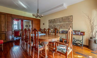 INCREÍBLE RESIDENCIA - 9 AMBIENTES - GRAN JARDÍN CON PARRILLA - COCHERA - BELGRANO R