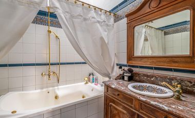 INCREÍBLE RESIDENCIA - 9 AMBIENTES - GRAN JARDÍN CON PARRILLA - COCHERA - BELGRANO R