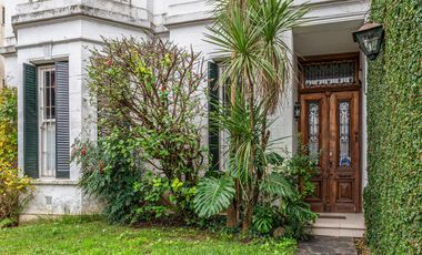 INCREÍBLE RESIDENCIA - 9 AMBIENTES - GRAN JARDÍN CON PARRILLA - COCHERA - BELGRANO R