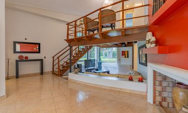 Espectacular Casa en Pinos de Anchorena