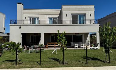 Casa en Ceibos - Puertos del Lago