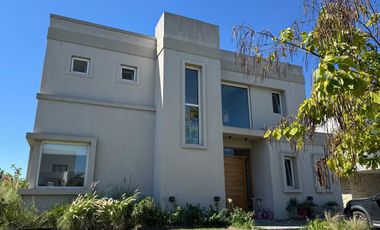 Casa en Ceibos - Puertos del Lago