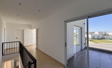 CASA EN VENTA, SAN SEBASTIAN, AREA 13