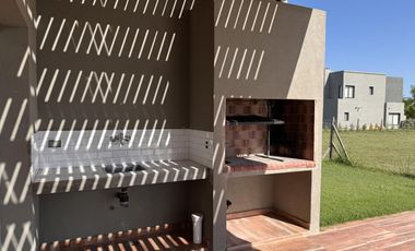 CASA EN VENTA, SAN SEBASTIAN, AREA 13