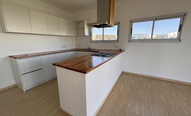 CASA EN VENTA, SAN SEBASTIAN, AREA 13