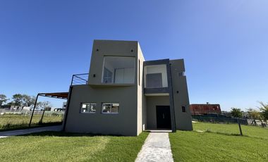 CASA EN VENTA, SAN SEBASTIAN, AREA 13