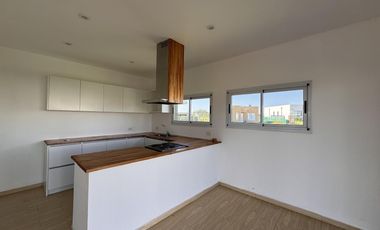 CASA EN VENTA, SAN SEBASTIAN, AREA 13