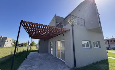 CASA EN VENTA, SAN SEBASTIAN, AREA 13