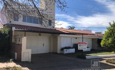 Casa en Villa Centenario