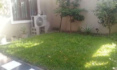 Casa 4 ambientes en venta en Bernal Oeste