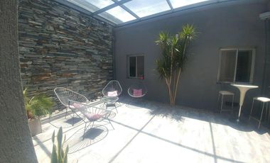 Casa en venta - 2 Dormitorios 2 Baños - Cochera - 1.125Mts2 - Villa Elvira, La Plata