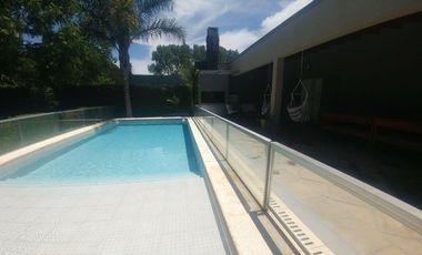 Casa en venta - 2 Dormitorios 2 Baños - Cochera - 1.125Mts2 - Villa Elvira, La Plata