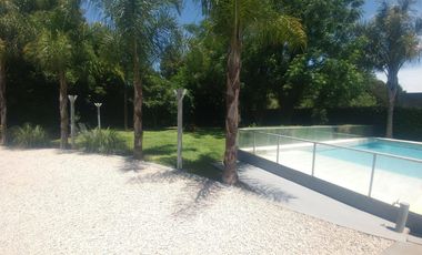 Casa en venta - 2 Dormitorios 2 Baños - Cochera - 1.125Mts2 - Villa Elvira, La Plata