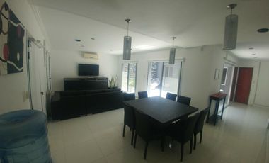 Casa en venta - 2 Dormitorios 2 Baños - Cochera - 1.125Mts2 - Villa Elvira, La Plata