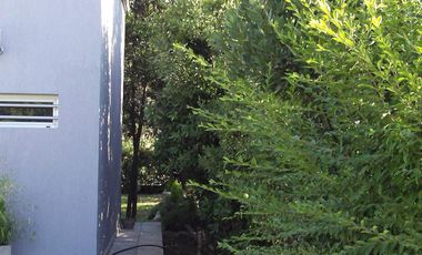 Casa en venta - 2 Dormitorios 2 Baños - Cochera - 1.125Mts2 - Villa Elvira, La Plata