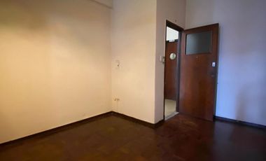 Oficina en venta y alquiler en Lanus Oeste