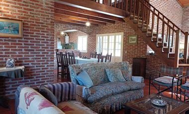 Casa en venta - 3 Dormitorios 2 Baños - 1.000Mts2 - Chapadmalal