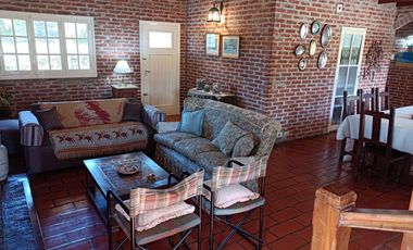 Casa en venta - 3 Dormitorios 2 Baños - 1.000Mts2 - Chapadmalal