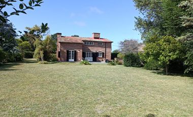 Casa en venta - 3 Dormitorios 2 Baños - 1.000Mts2 - Chapadmalal