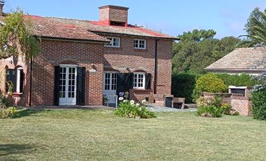 Casa en venta - 3 Dormitorios 2 Baños - 1.000Mts2 - Chapadmalal
