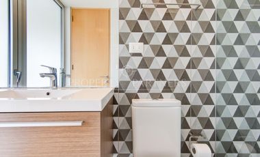 Cerro San Luis/ Moderna casa 3D más estar/ Amoblada