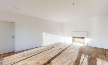 Casa en venta - 3 Dormitorios 4 Baños - Cocheras - 2.400Mts2 - La Plata