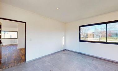 Casa en venta - 3 Dormitorios 4 Baños - Cocheras - 2.400Mts2 - La Plata