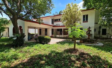 CASA RESIDENCIAL EN VENTA, AMPLIOS JARDINES. CARMEN, CAMPECHE