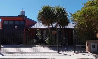 Casa en venta - 2 Dormitorios 2 Baños - 300Mts2 - San Clara del Mar