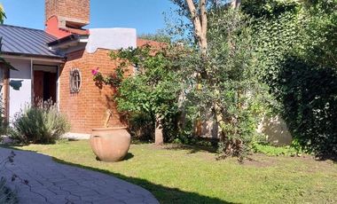 Casa en venta - 2 Dormitorios 2 Baños - 300Mts2 - San Clara del Mar