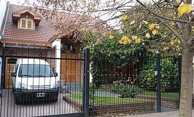 Casa 6 ambientes en venta en Quilmes Oeste
