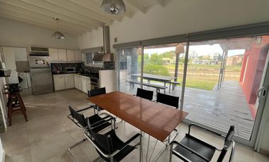 VENTA, CASA, COSTA ESMERALDA, DEPORTIVA, LOTE AL 100