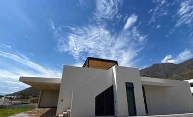 Casa en Venta en Chapala con vista al lago