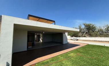 Casa en Venta en Chapala con vista al lago