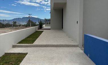 Casa en Venta en Chapala con vista al lago