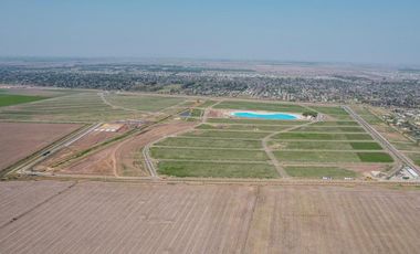Terreno en Vida Lagoon con 1.100m2 y lindero al canal
