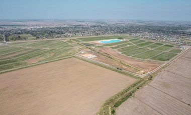 Terreno en Vida Lagoon con 1.100m2 y lindero al canal