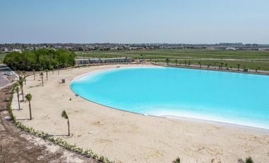 Terreno en Vida Lagoon con 1.100m2 y lindero al canal