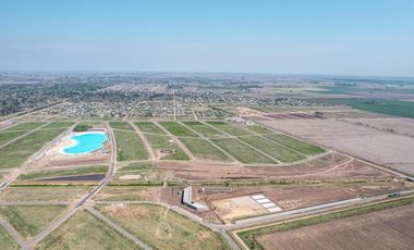 Terreno en Vida Lagoon con 1.100m2 y lindero al canal