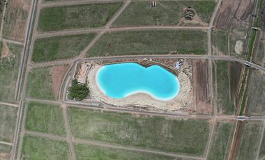 Terreno en Vida Lagoon con 1.100m2 y lindero al canal