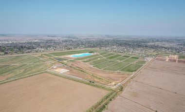 Terreno en Vida Lagoon con 1.100m2 y lindero al canal
