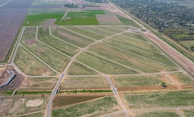 Terreno en Vida Lagoon con 1.100m2 y lindero al canal